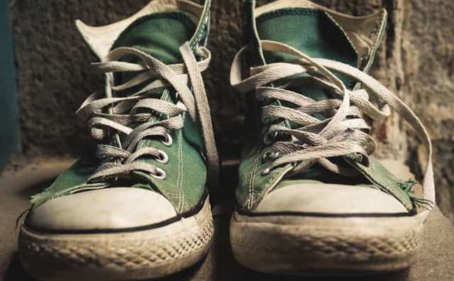 Rêver de chaussures sales