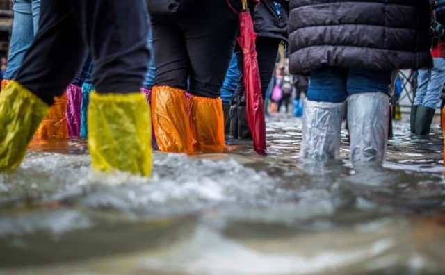 Que signifie rêver de marcher sous la pluie ?