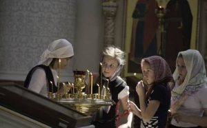 Rêver de prier dans une église : quelles interprétations et significations ?