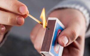 Rêver d'allumer une allumette : quelles interprétations, analyses et significations ?