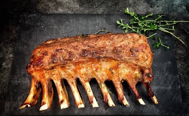 Que signifie rêver de côtes de porc ?